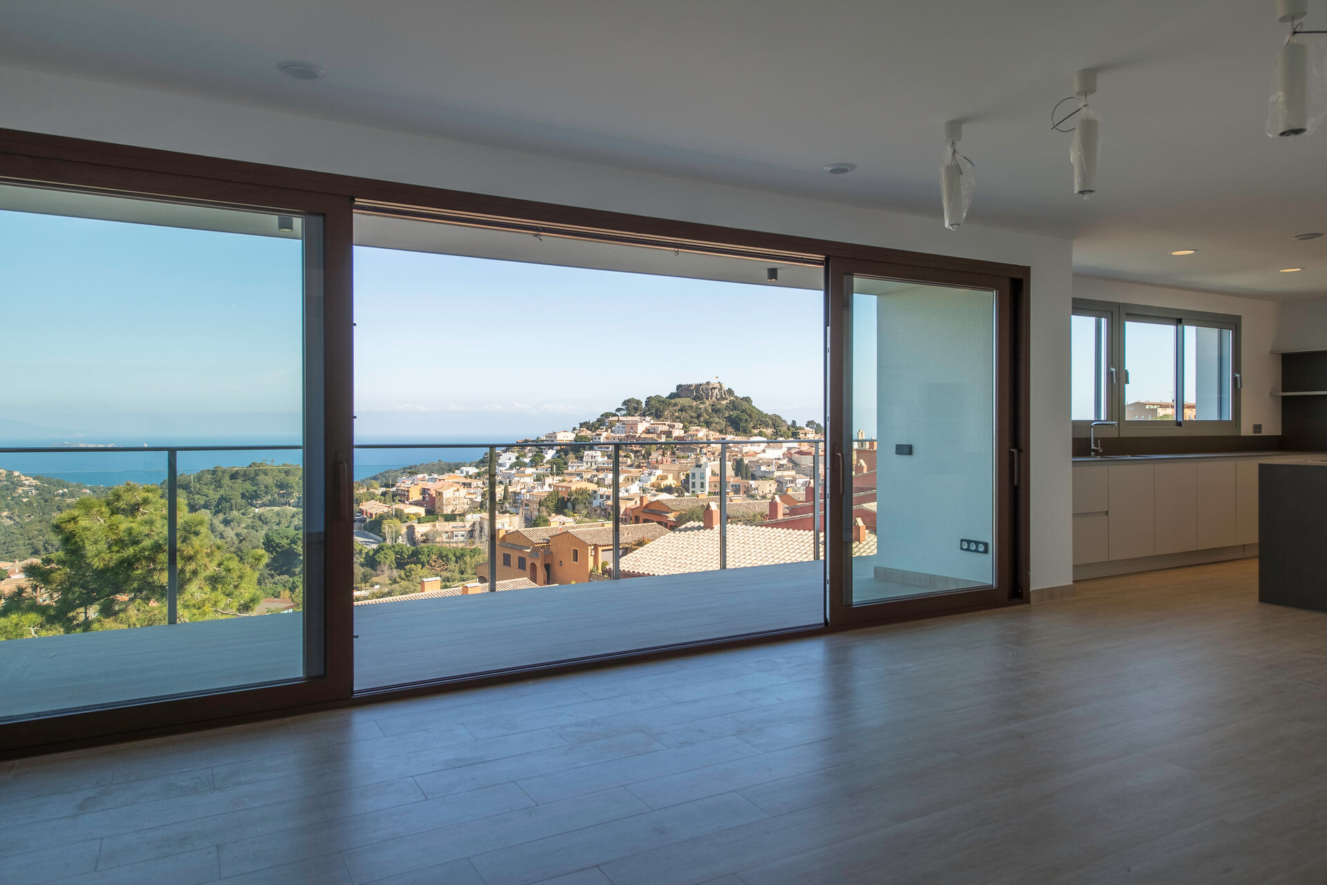 Villas del Sol Costa Brava Aussicht Panorama view Wohnzimmer CG Immobilien - Ihr Traumhaus an der Costa Brava in Spanien nähe Barcelona